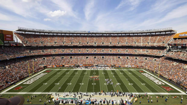 An overhead view of the FirstEnergy Stadium before a Browns game vs. the Jets.